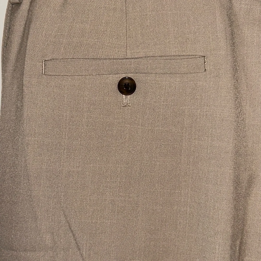 Haggar Men's Dress Pants 44x32 Classic Fit - Picture 3 of 5